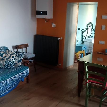 Namaste Apartment Fiumelatte Βαρένα Εξωτερικό φωτογραφία